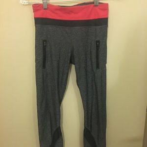LULULEMON Grey Cropped Leggings